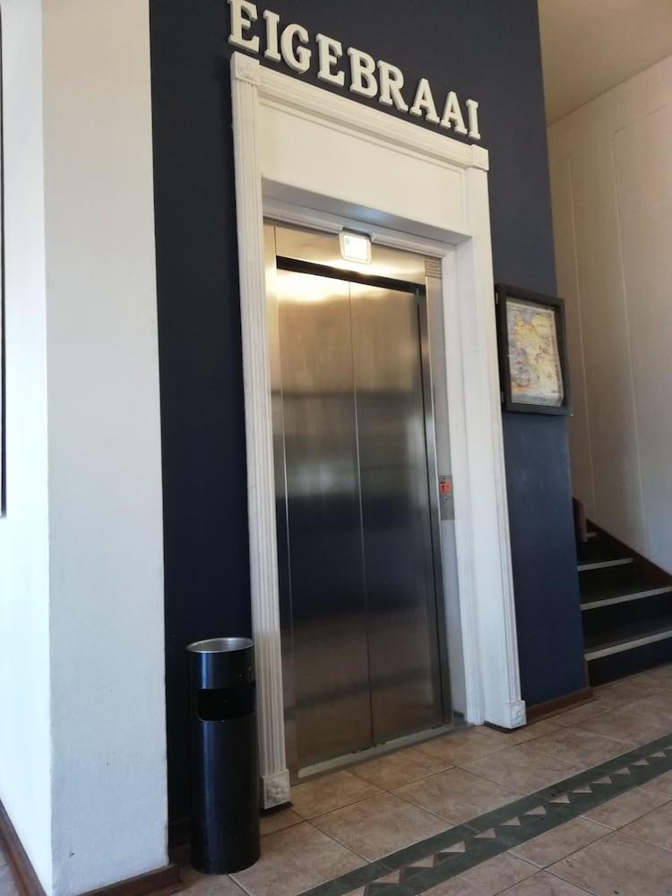 Hoedjiesbaai Hotel