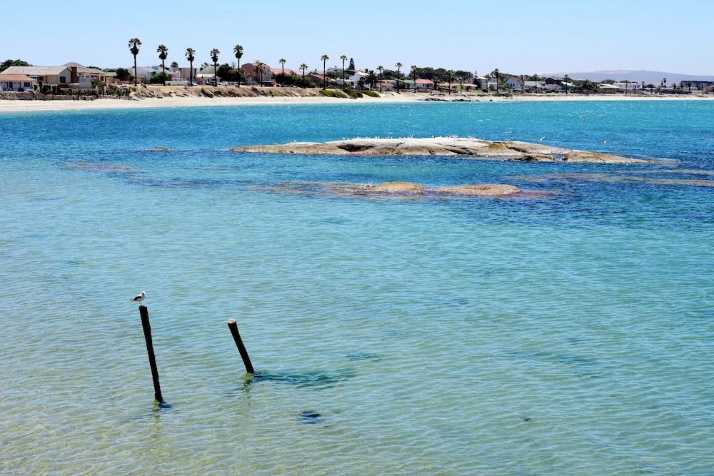 Hoedjiesbaai Hotel