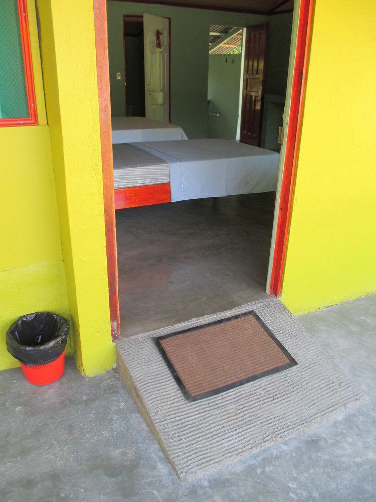 Cabinas Casa Miriam Drake Bay