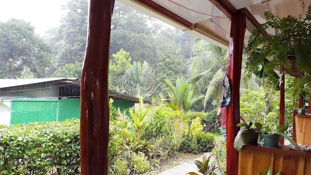 Cabinas Casa Miriam Drake Bay