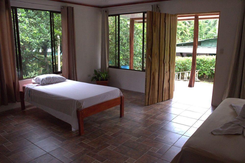 Cabinas Casa Miriam Drake Bay