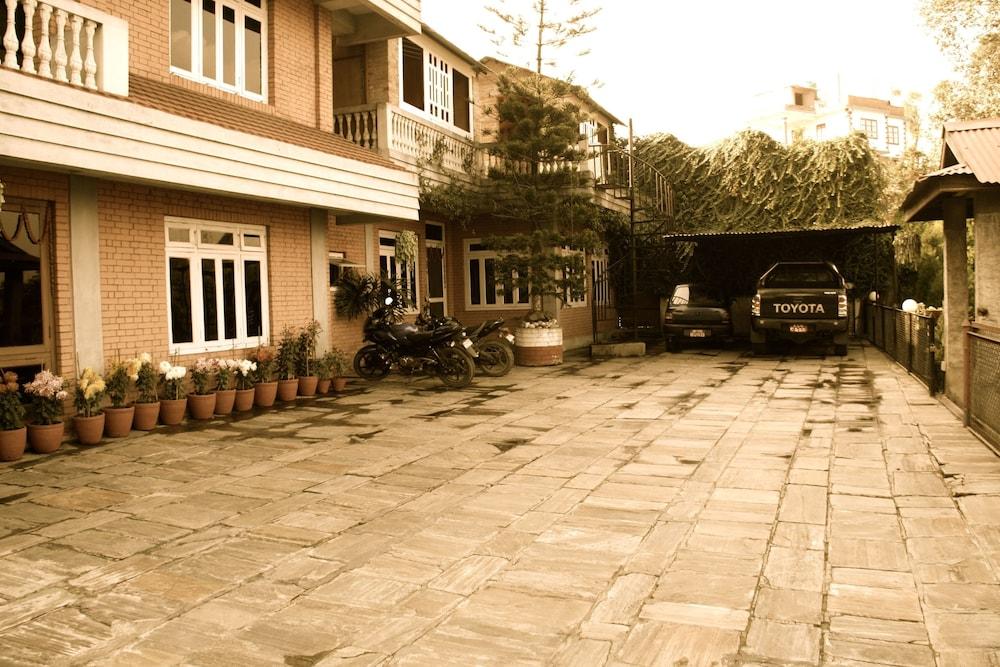 Araniko Village Resort
