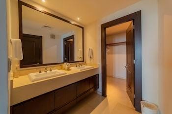 Puerta Cortes Las Colinas