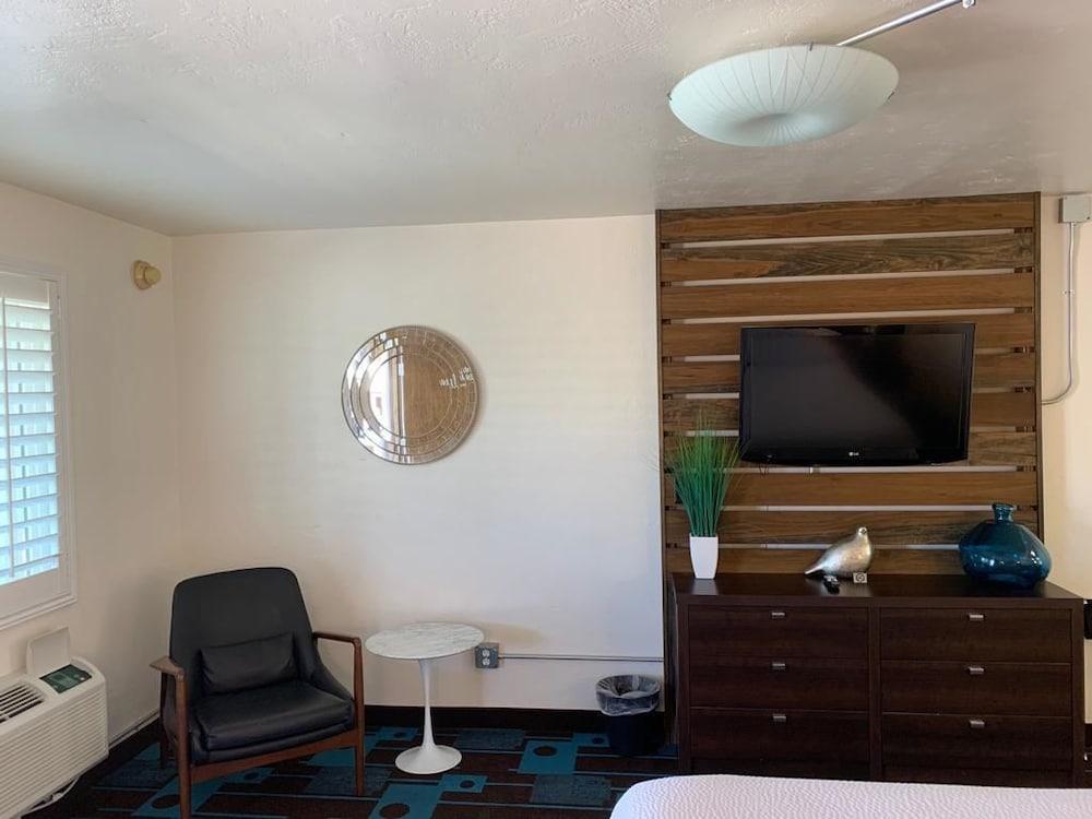 Sands Motel