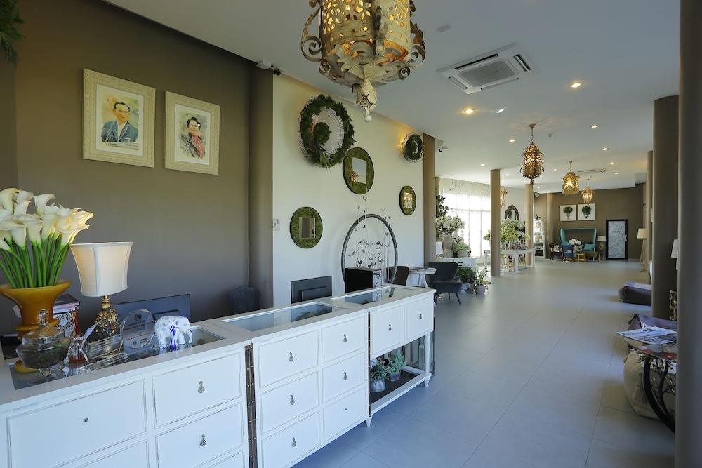 Play La Ploen Boutique Resort and Adventure Camp
