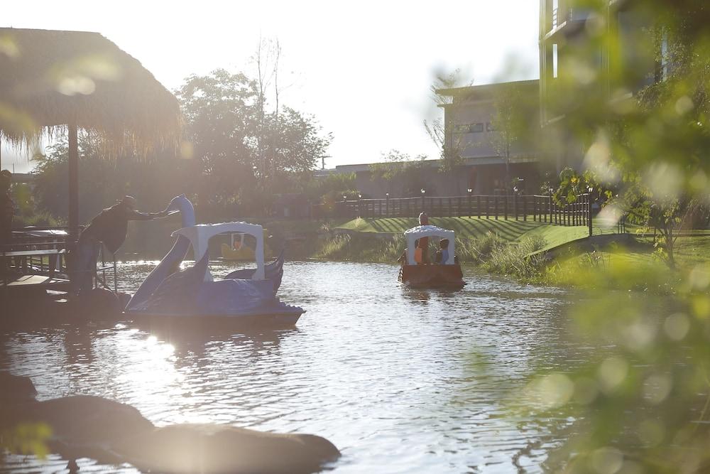 Play La Ploen Boutique Resort and Adventure Camp