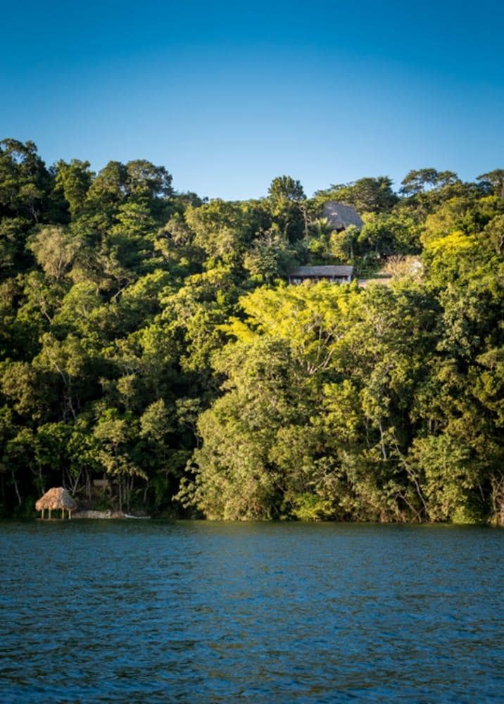 La Lancha Lodge