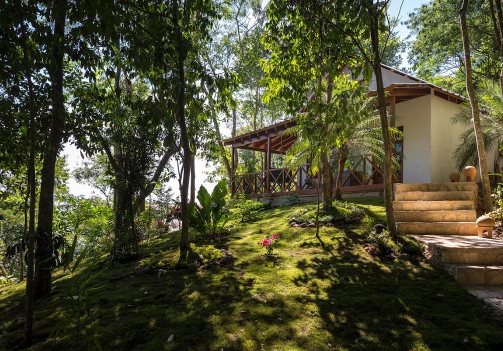 La Lancha Lodge