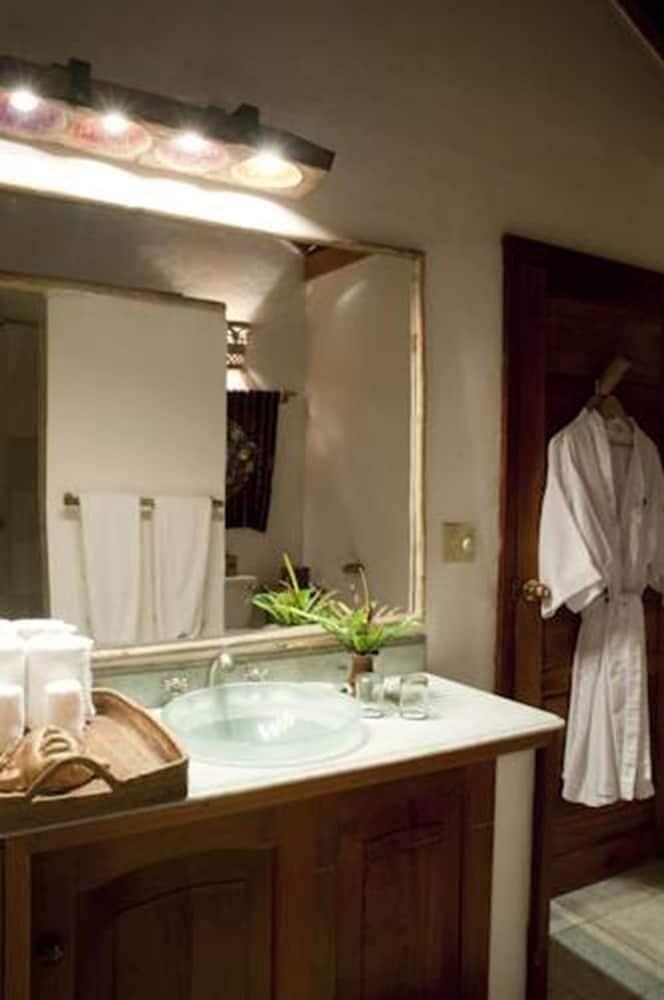 La Lancha Lodge