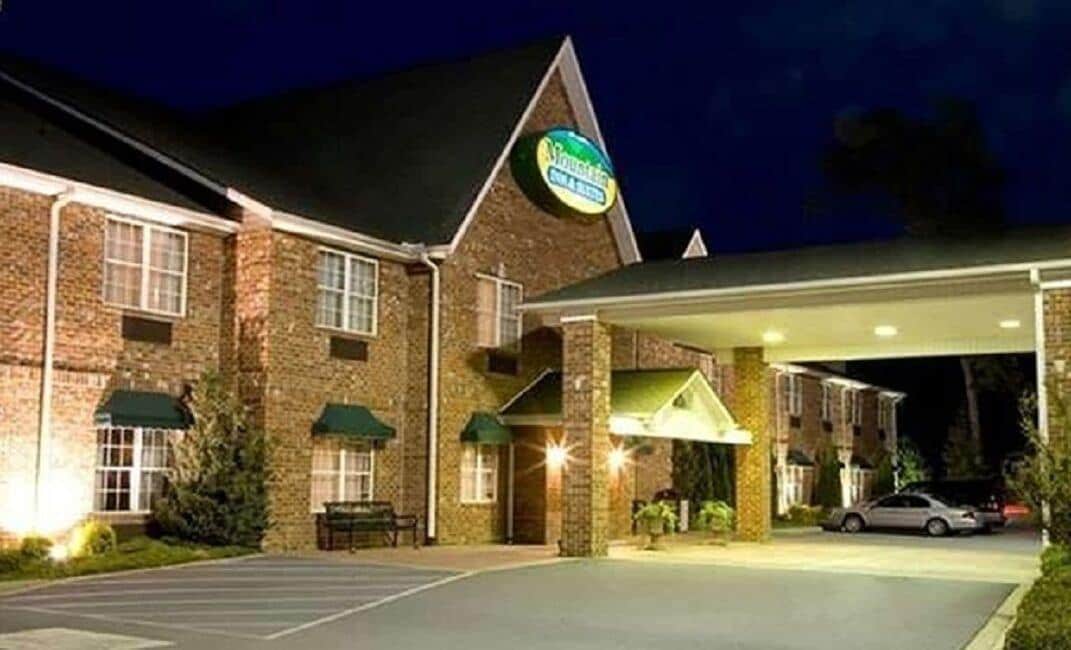Mountain Inn and Suites Flat Rock