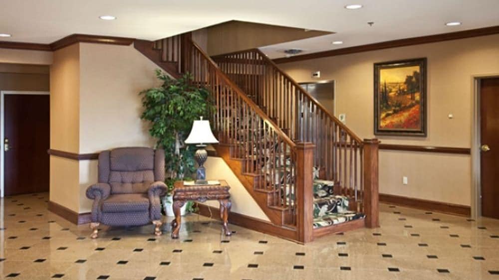 Mountain Inn and Suites Flat Rock