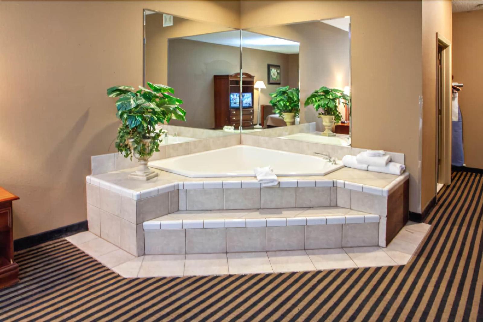 Mountain Inn and Suites Flat Rock