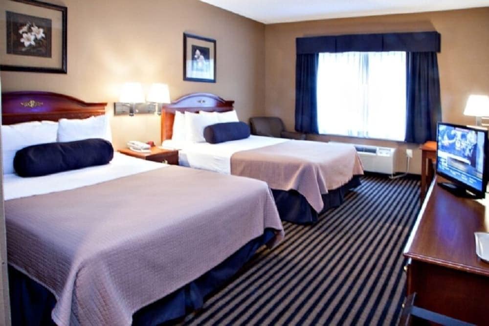 Mountain Inn and Suites Flat Rock