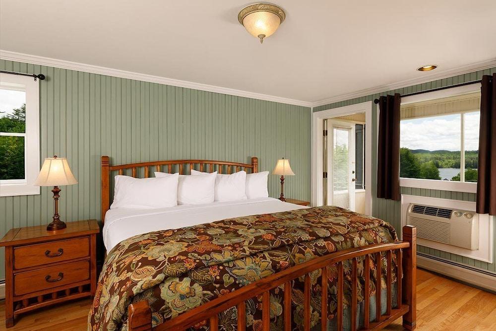 Friends Lake Inn
