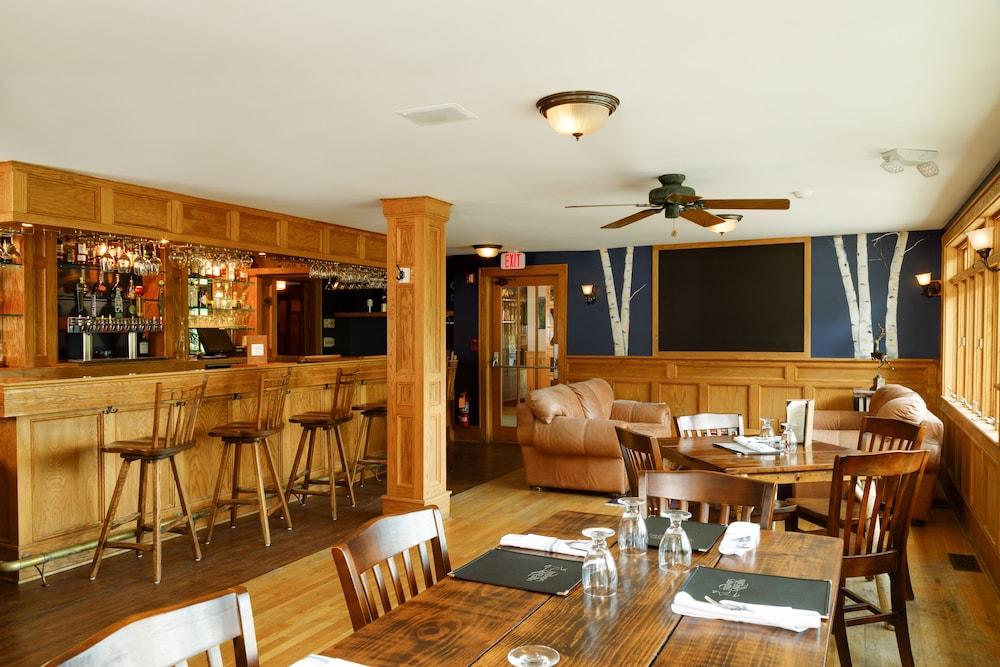 Friends Lake Inn
