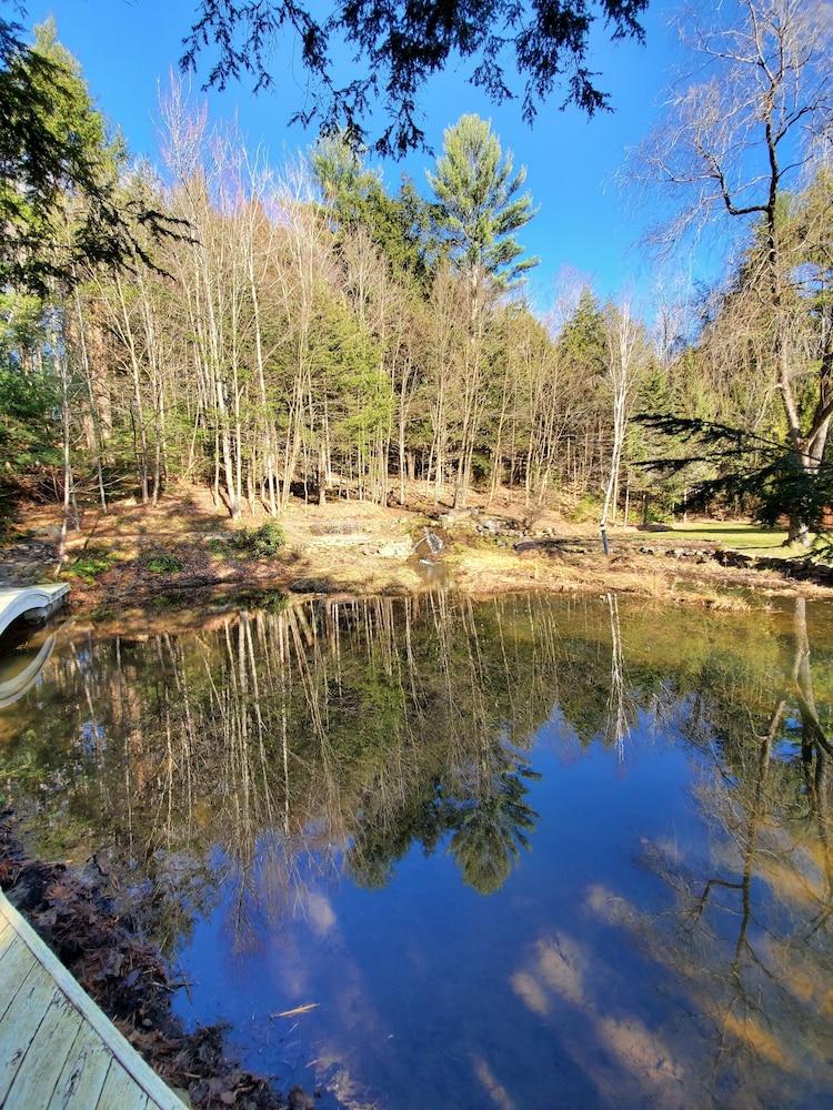 Friends Lake Inn
