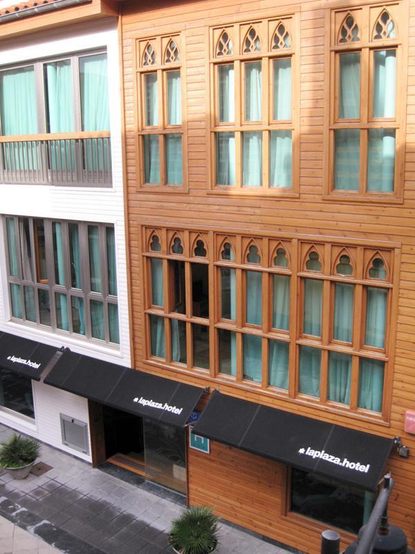 La Plaza Hotel
