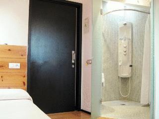 La Plaza Hotel