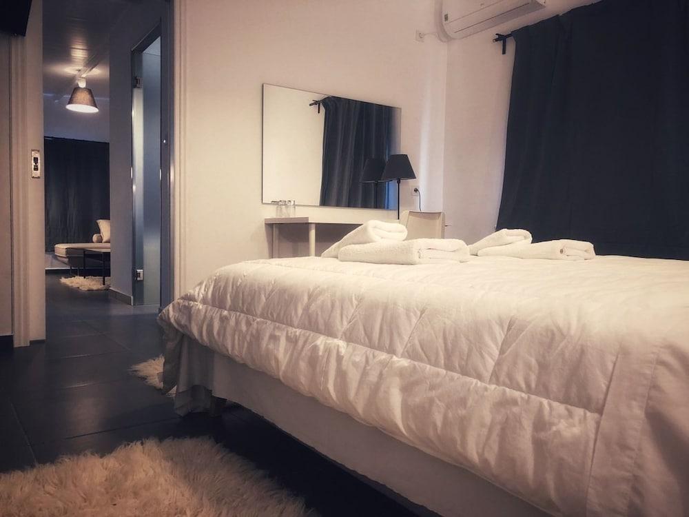 Leonidaion Guest House