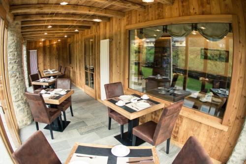 Hotel Les Montagnards