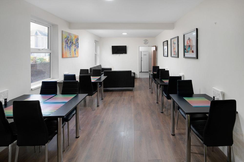 Flexistay Addiscombe Aparthotel