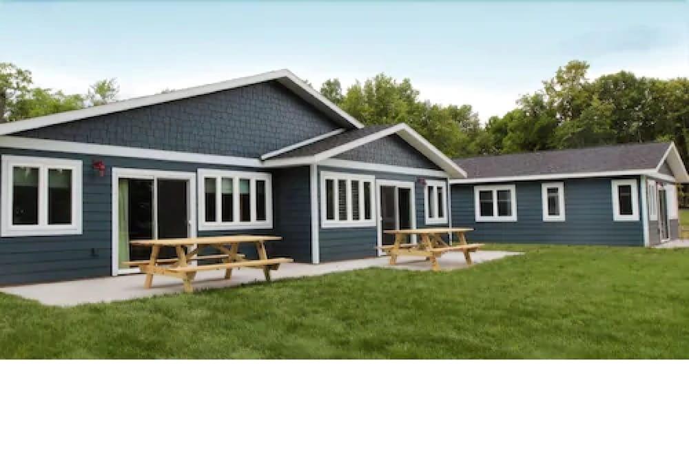 Eddy's Resort