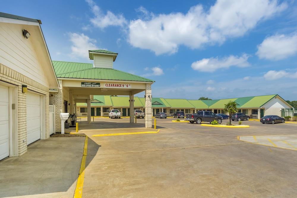 Regency Inn & Suites