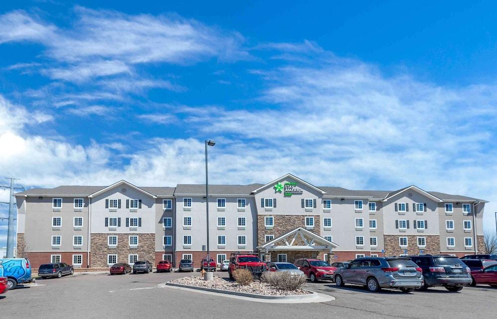 Woodsprings Suites Aurora East