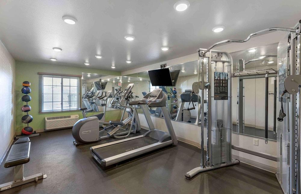 Woodsprings Suites Aurora East