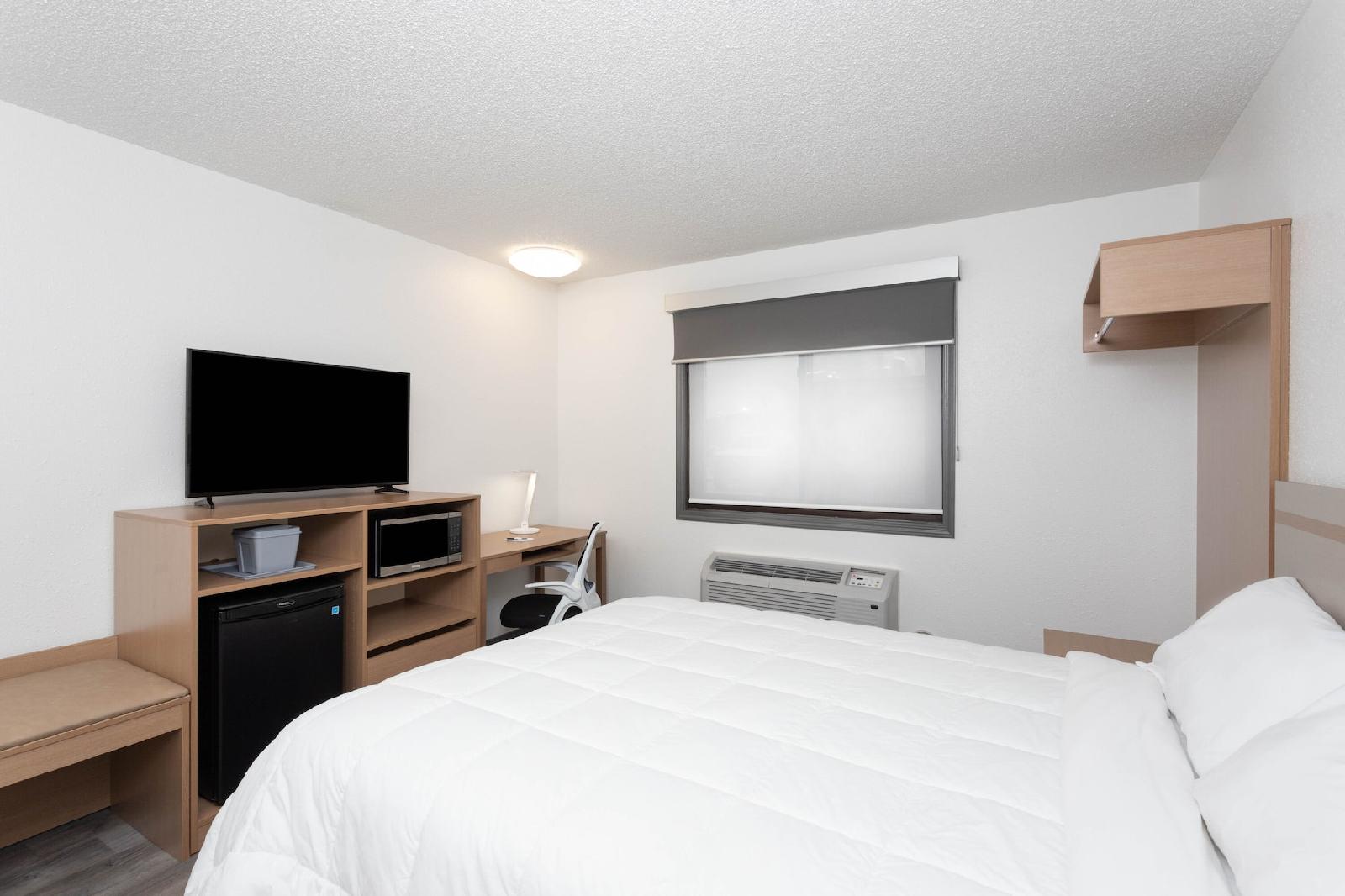 Travelodge by Wyndham Elkhart
