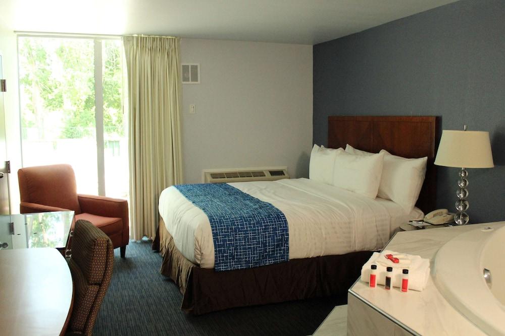 Travelodge by Wyndham Elkhart