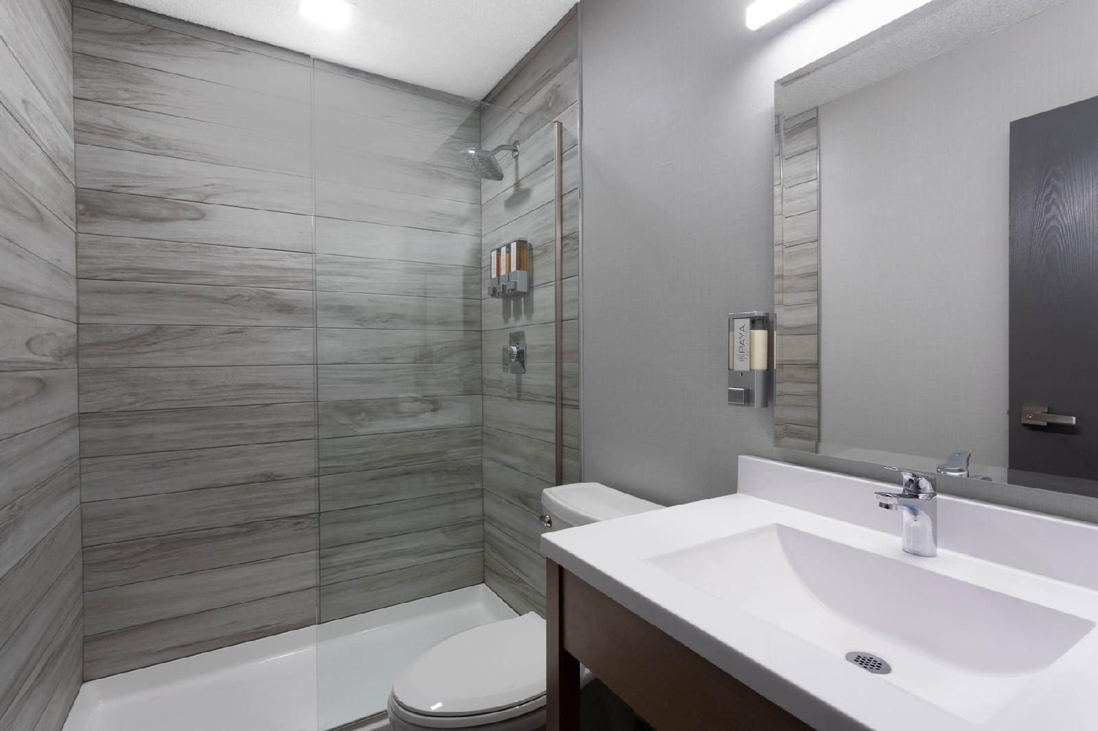 Travelodge by Wyndham Elkhart