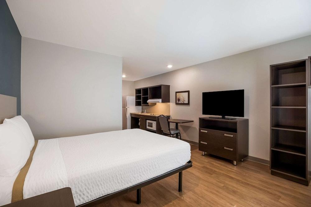 WoodSpring Suites Orlando Clarcona