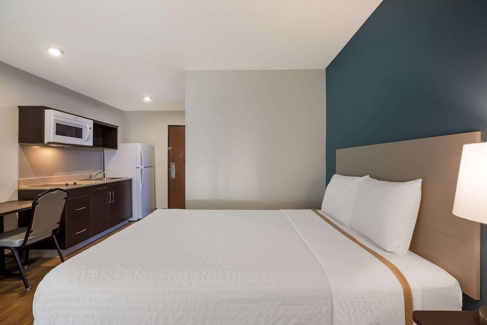 WoodSpring Suites Orlando Clarcona