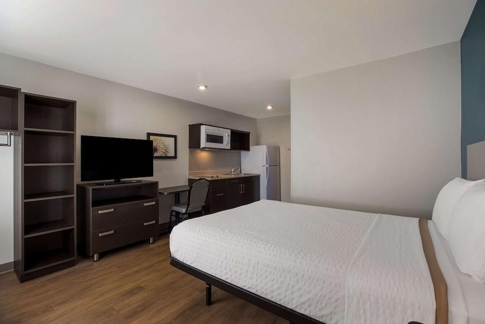WoodSpring Suites Orlando Clarcona