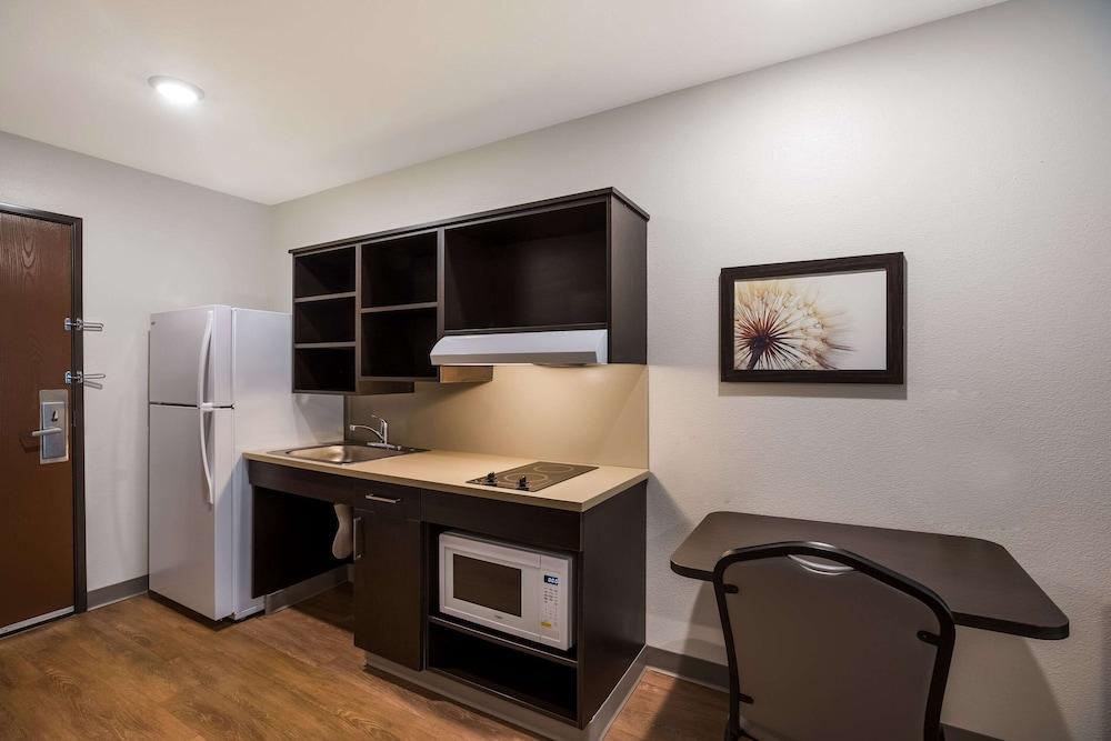 WoodSpring Suites Orlando Clarcona