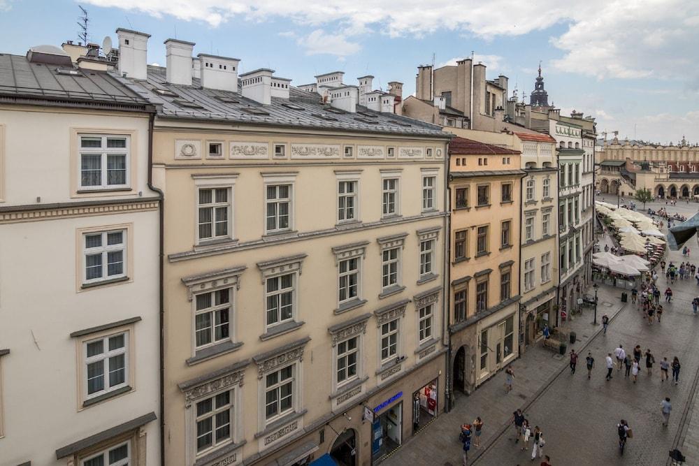 G12 Aparthotel