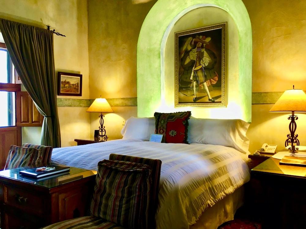 Hacienda de los Santos Resort