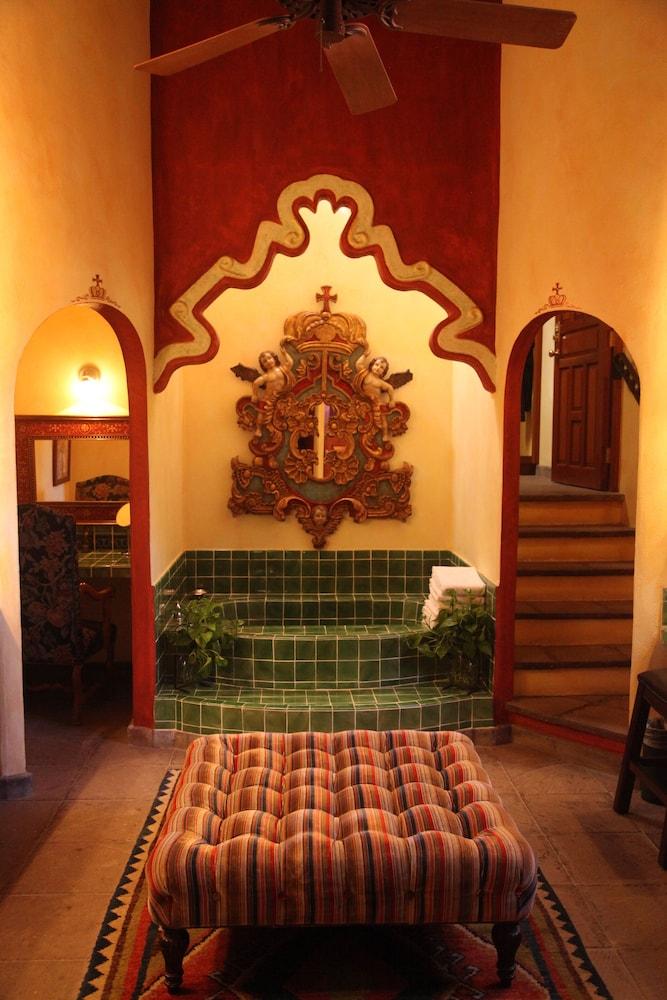 Hacienda de los Santos Resort