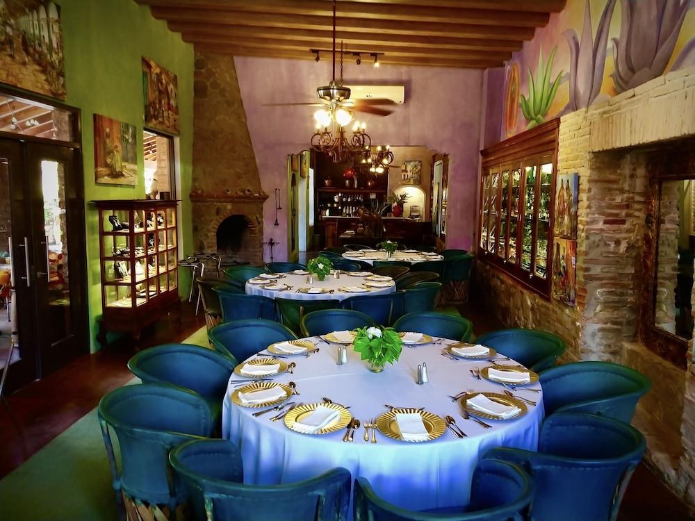 Hacienda de los Santos Resort