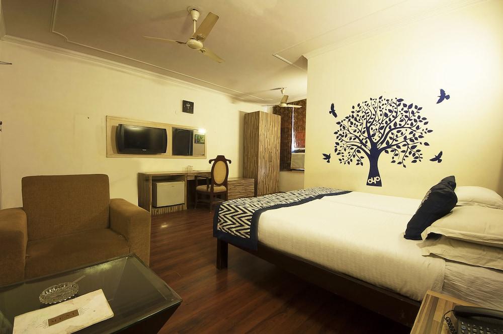 Golden Leaf Hotel