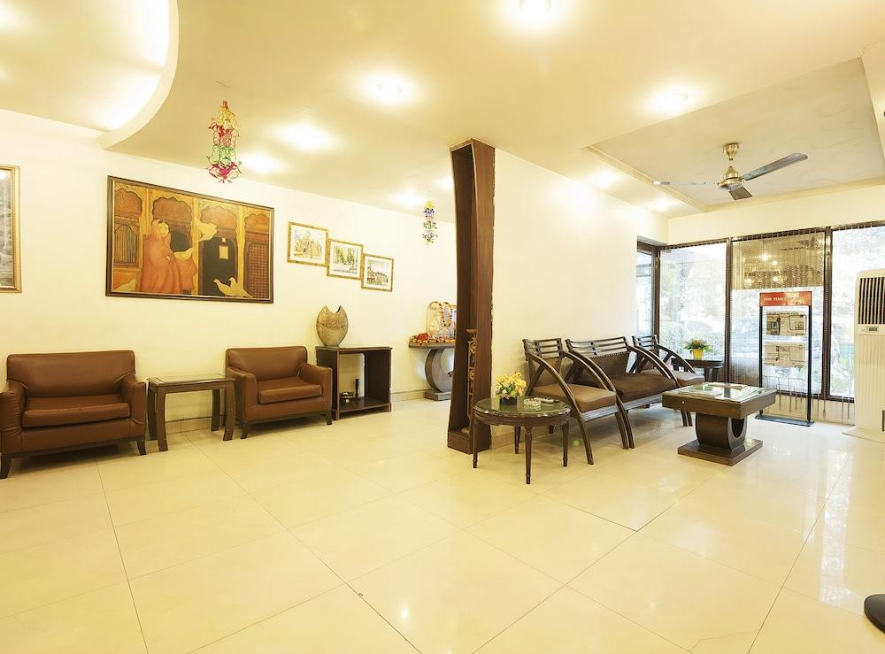 Golden Leaf Hotel