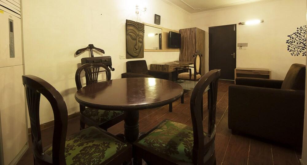 Golden Leaf Hotel