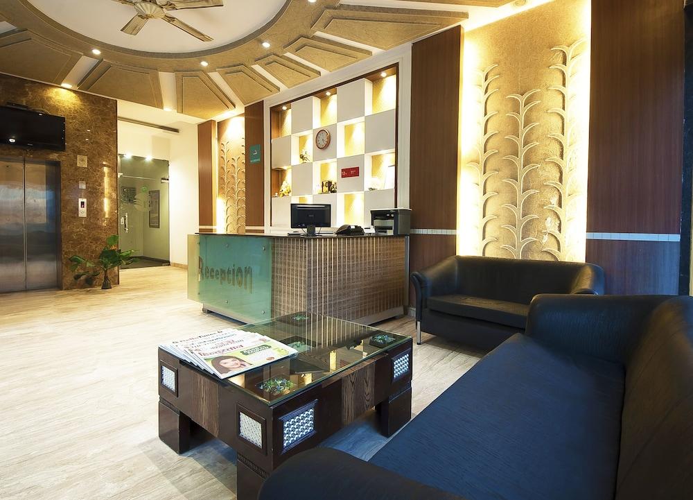 Golden Leaf Hotel