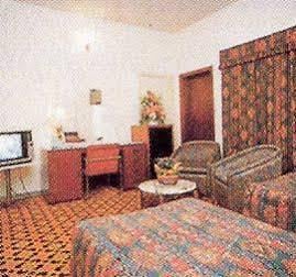 Adhari Hotel