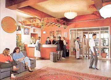 Adhari Hotel
