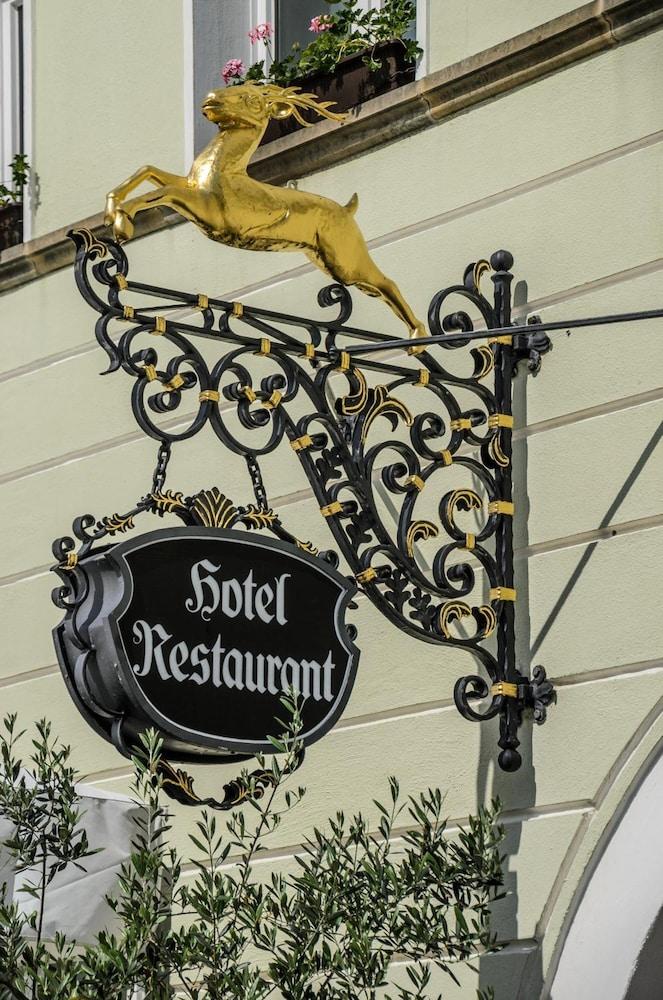 Goldner Hirsch