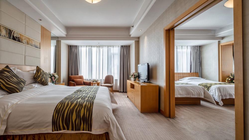 Yungang Jianguo Hotel
