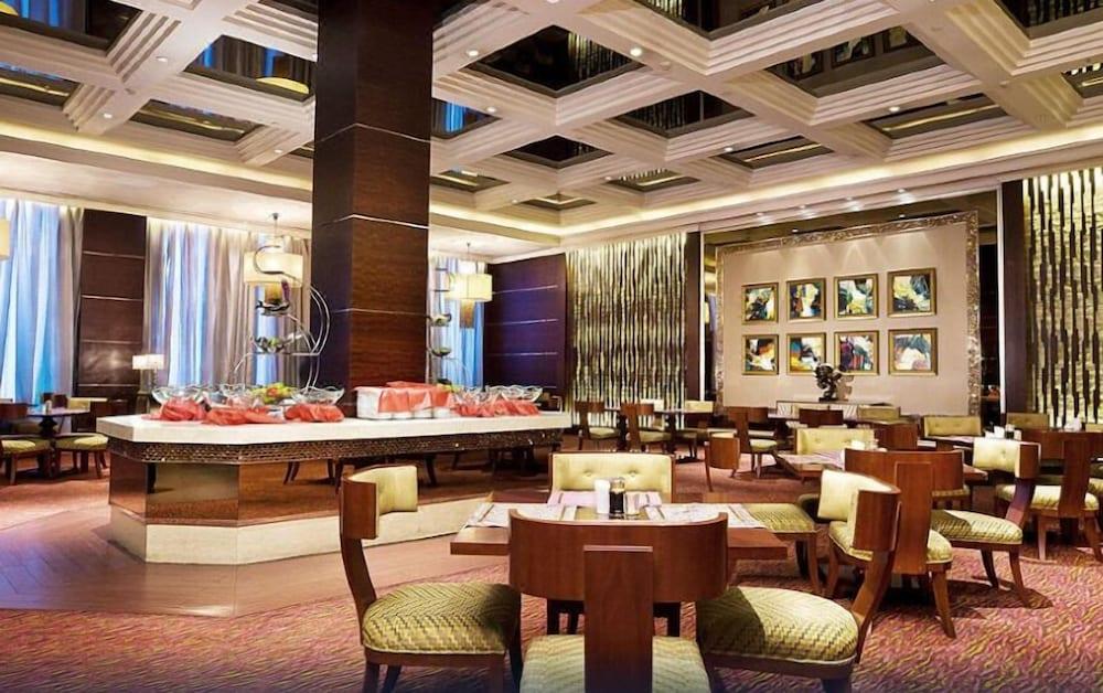 Yungang Jianguo Hotel