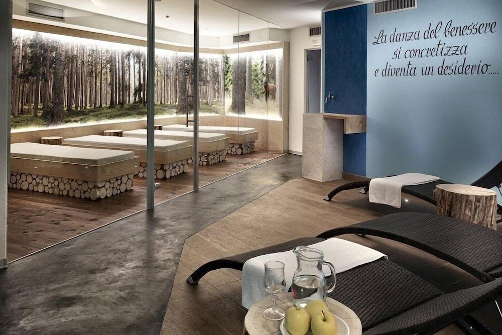 Residence Color Home Suite Apartments